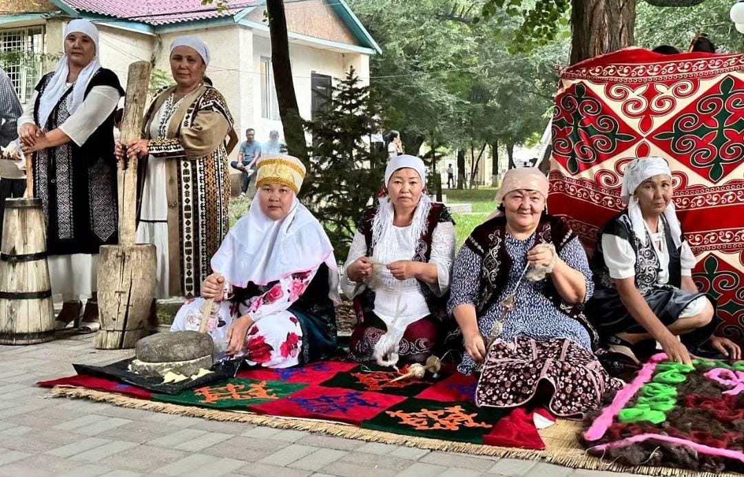 Ауыл аспанын әсем ән, күмбірлеген күй кернеді