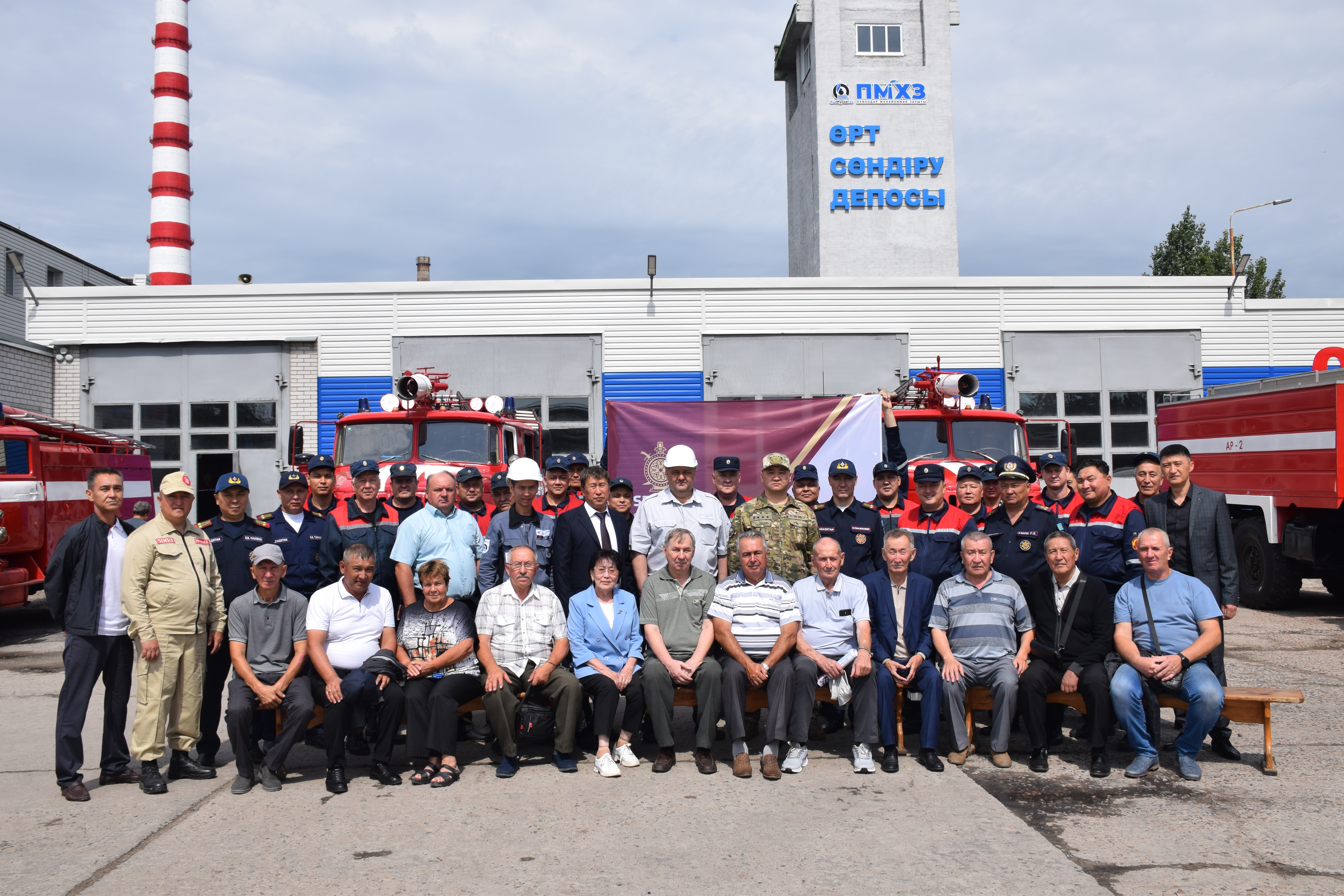 Ветераны противопожарной службы Павлодарской области посетили   пожарные части на ТОО «ПНХЗ»