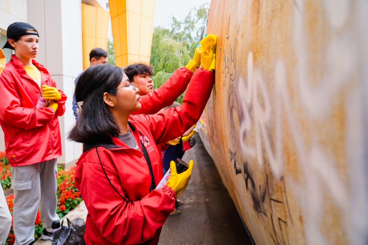 «Таза Қазақстан»: в Астане прошла акция против вандализма