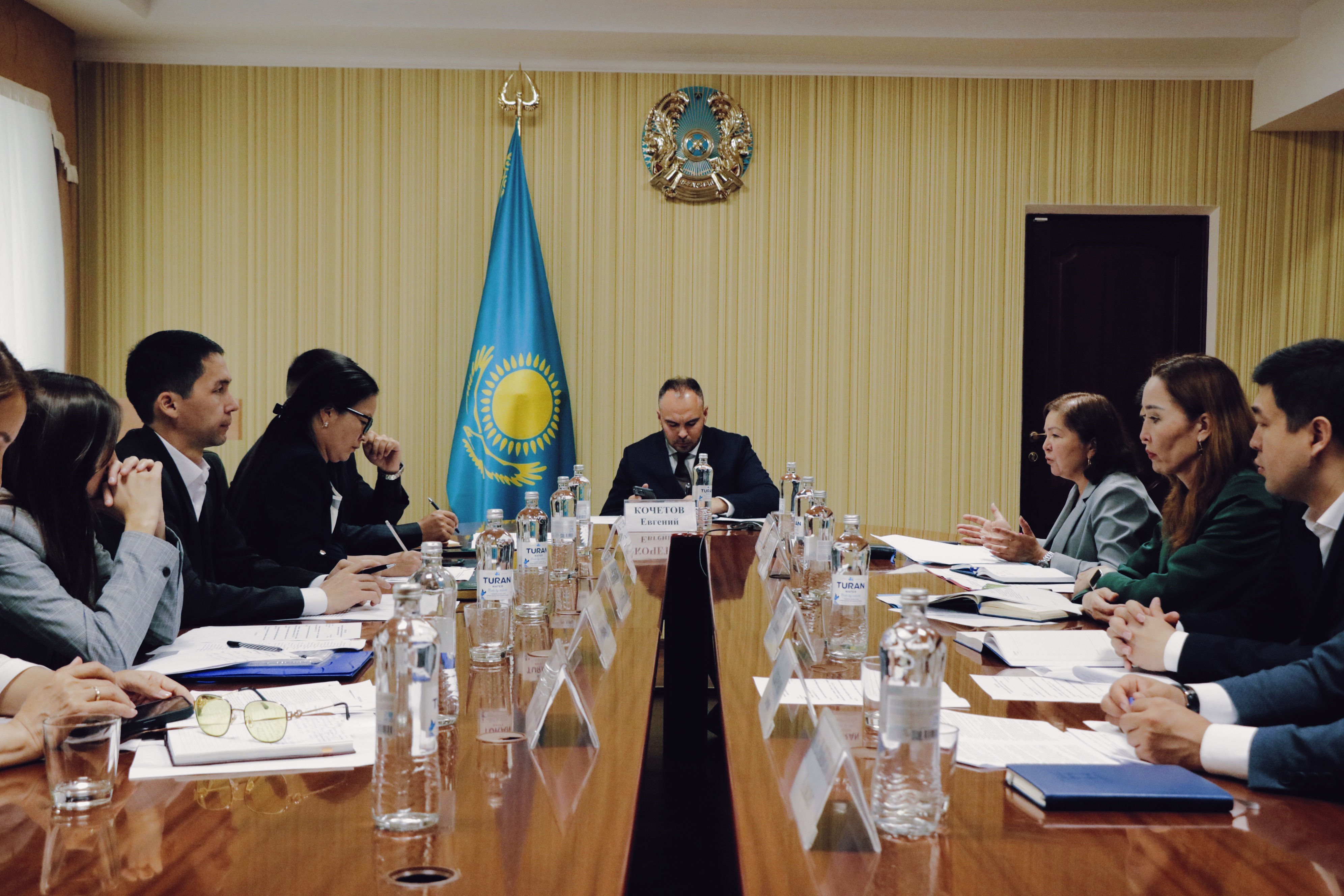 Дорожную карту по укреплению института семьи и профилактике разводов разрабатывают в Казахстане