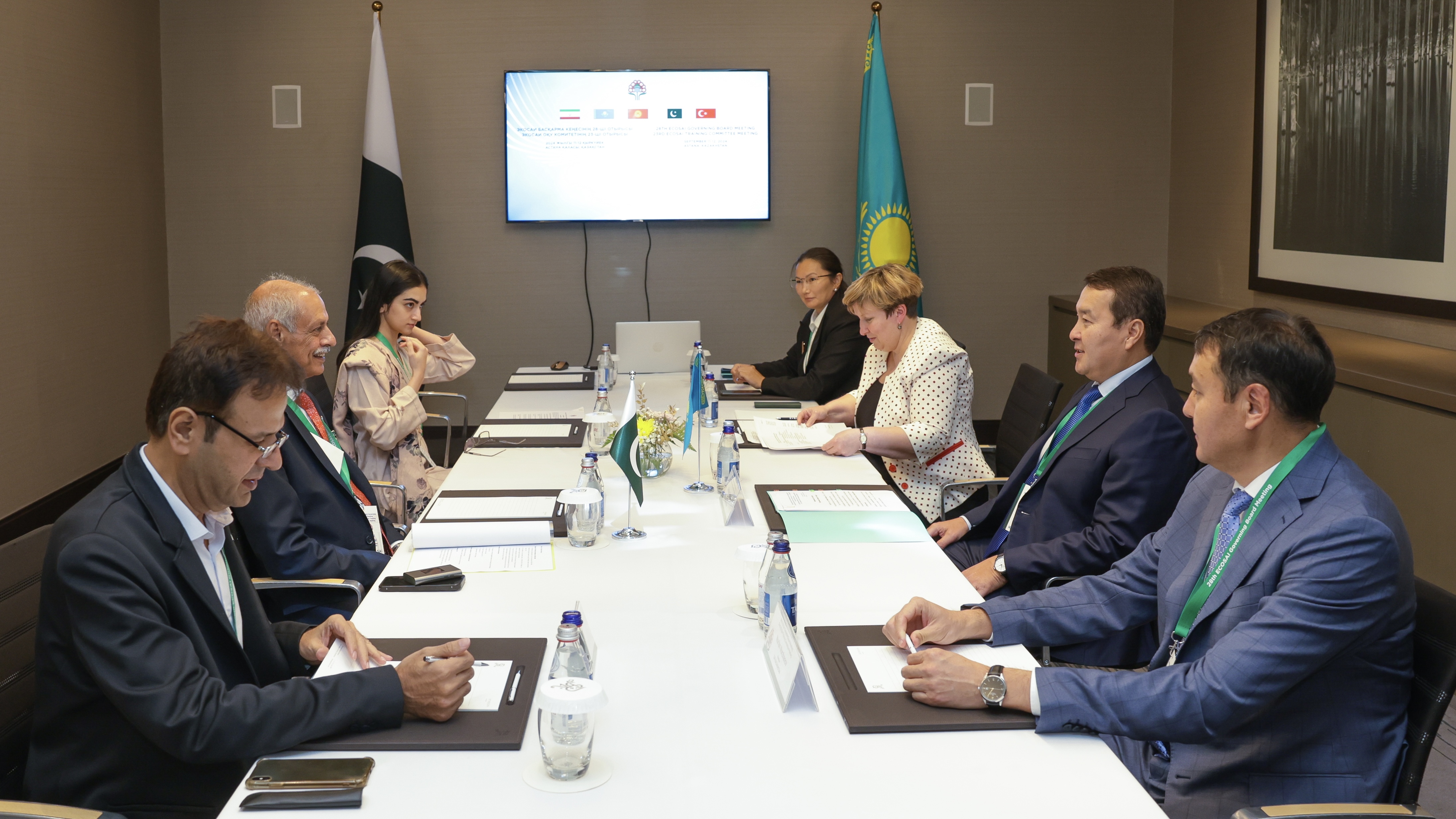 Heads of Supreme Audit Institutions of Kazakhstan and Pakistan held a meeting in Astana