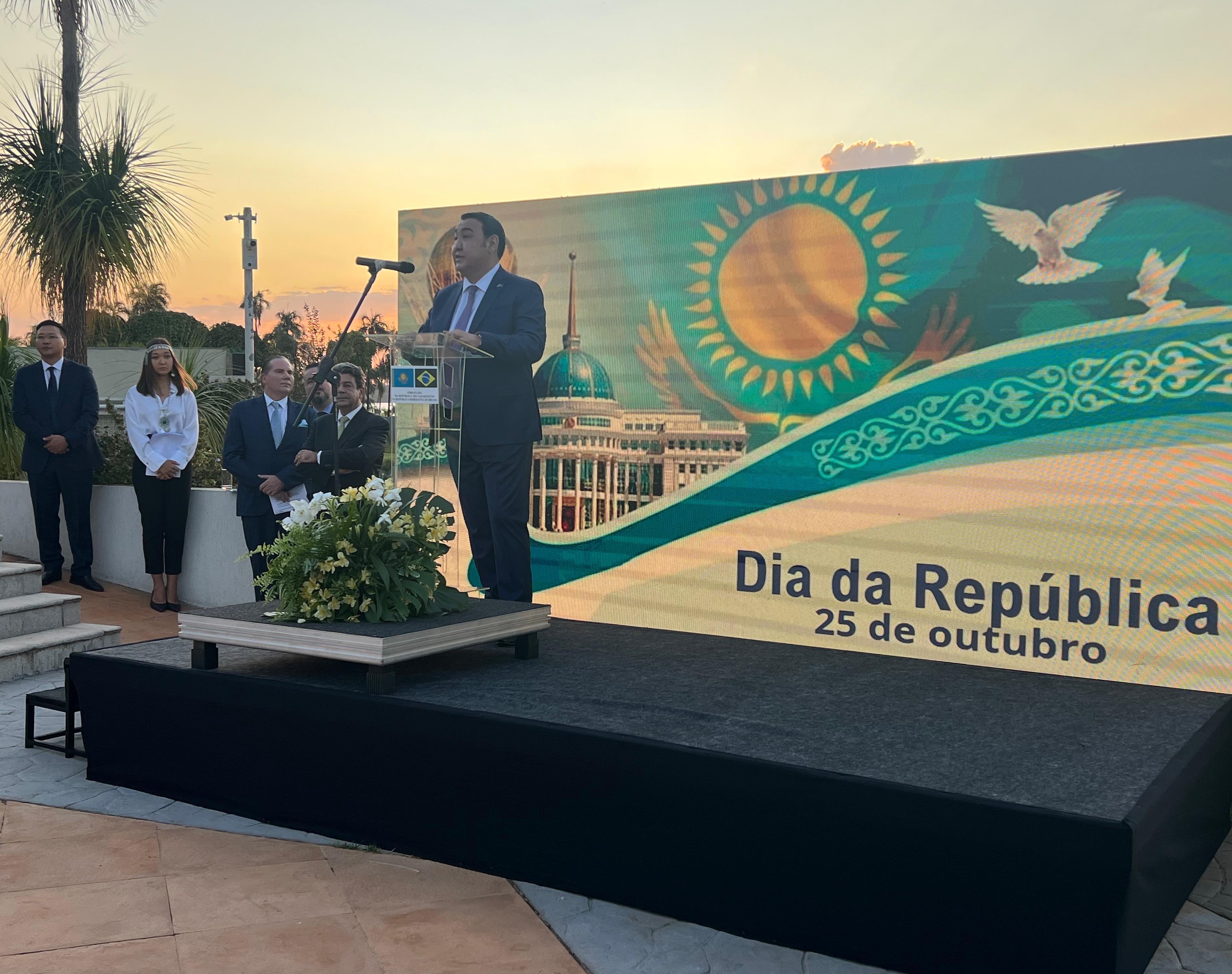 Ол сиськи видеосын шайқайды