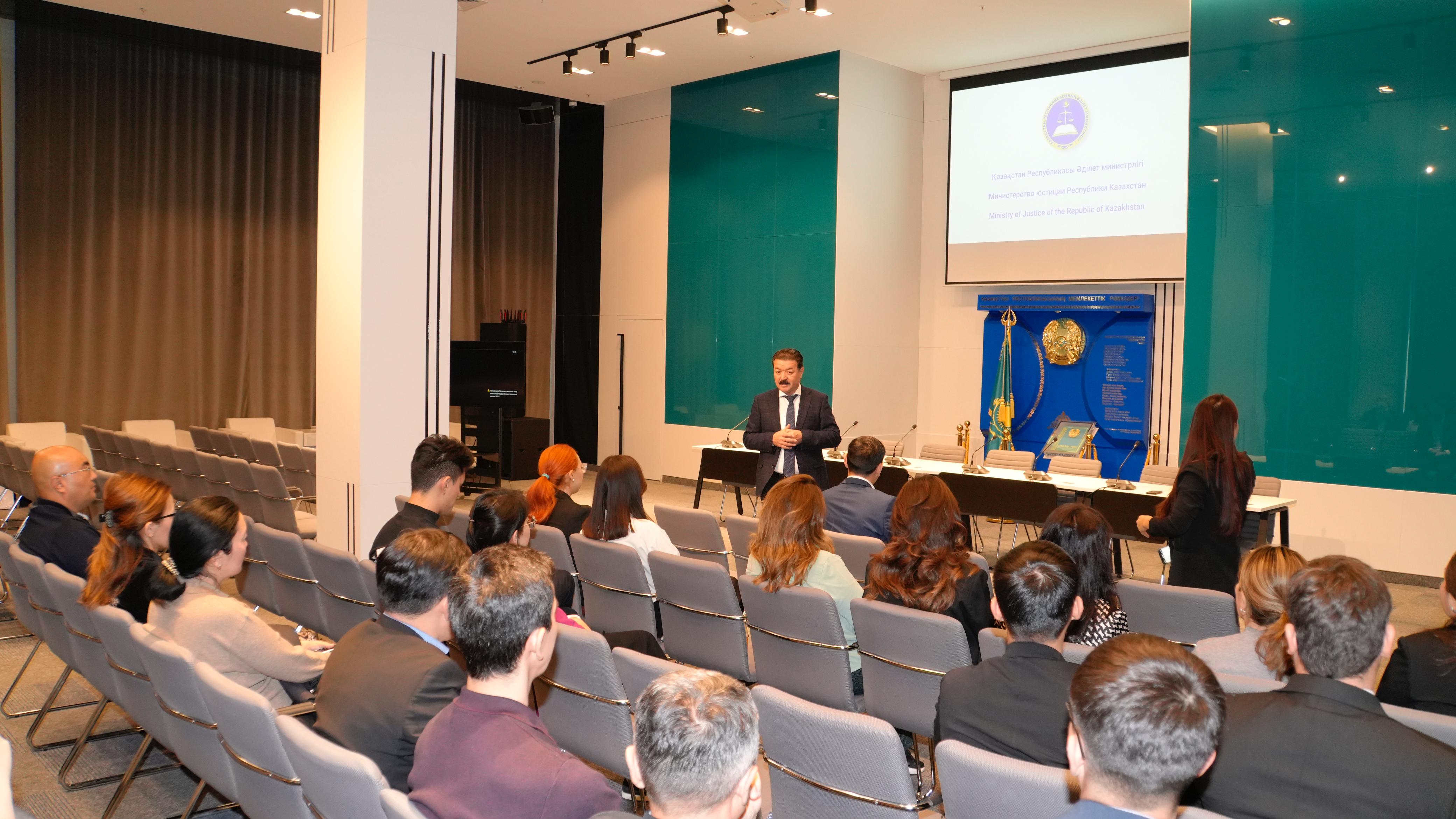 Әділет министрлігінде АЭС салуды қолдау жөніндегі Астана қалалық халықтық штабының  мүшелерімен кездесу өтті