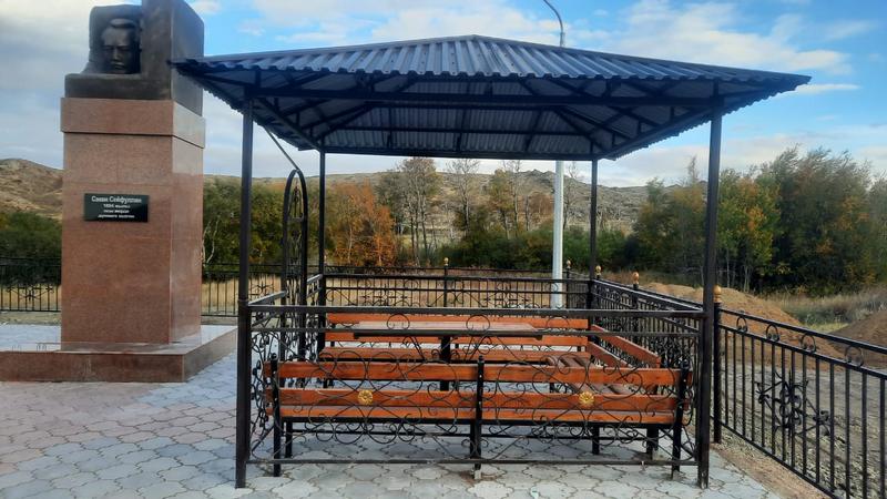 Үлкен кеуделері бар мәскеулік эскорттар