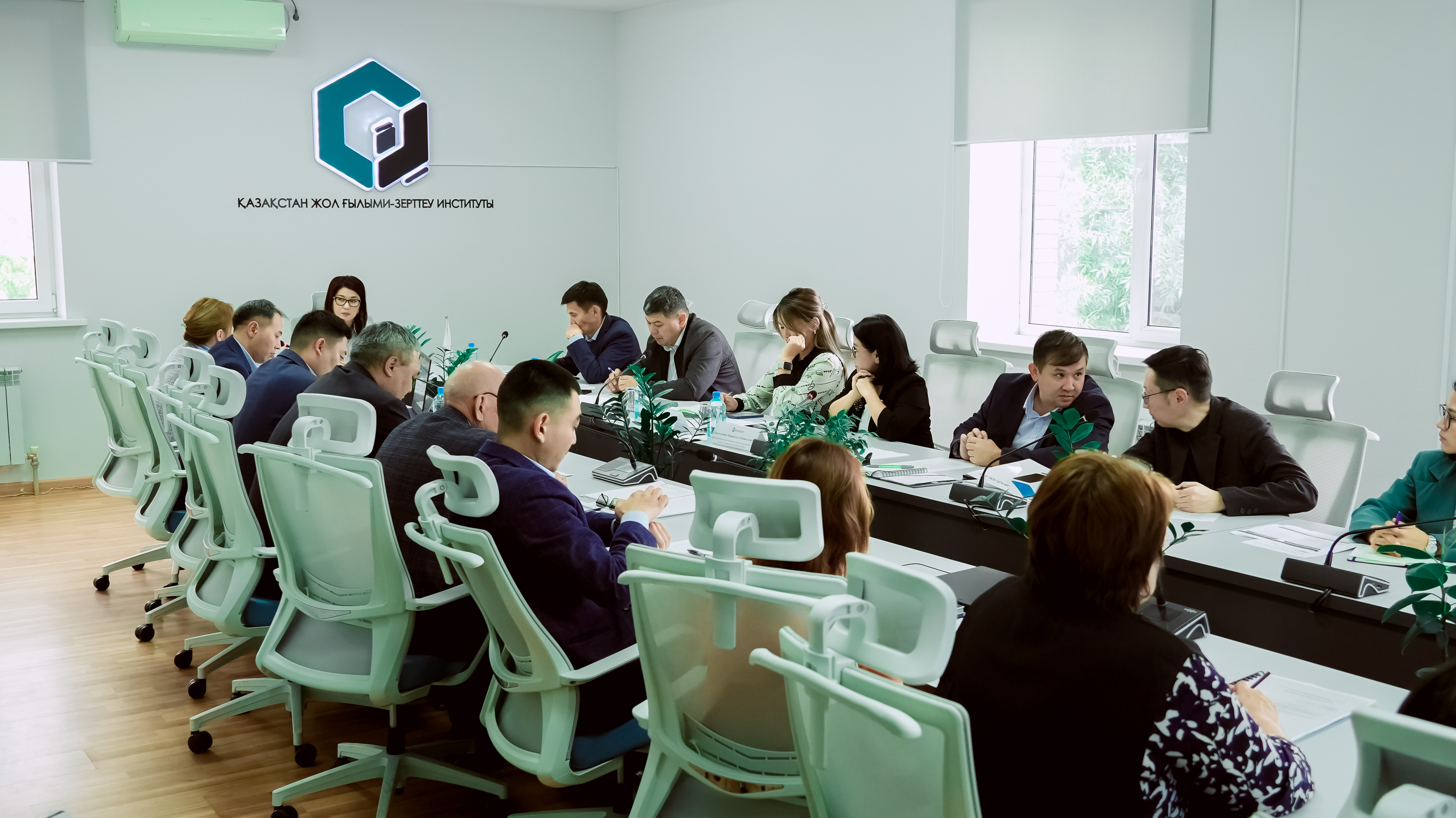 Казахстан адаптирует мировые практики для развития отечественных дорог