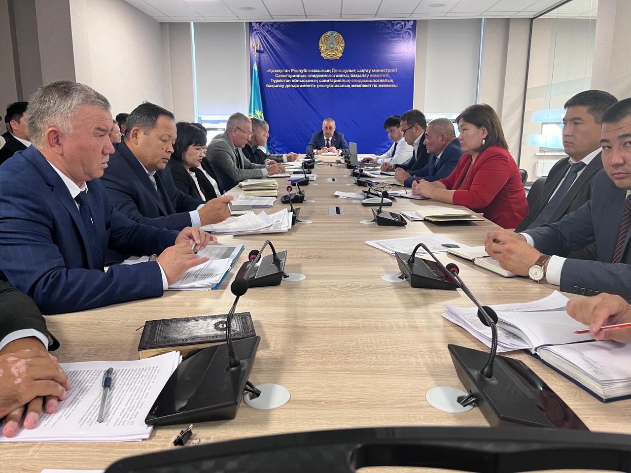 Егу профилактикалық жұмыстары, білім беру обьектілерін бақылау және тағамнан уланудың алдын алу туралы жиналыс өтті