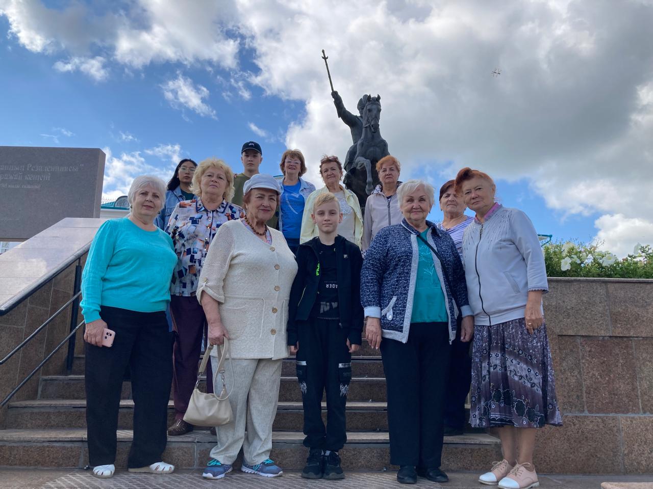 Тарихи көрікті жерлерге саяхат