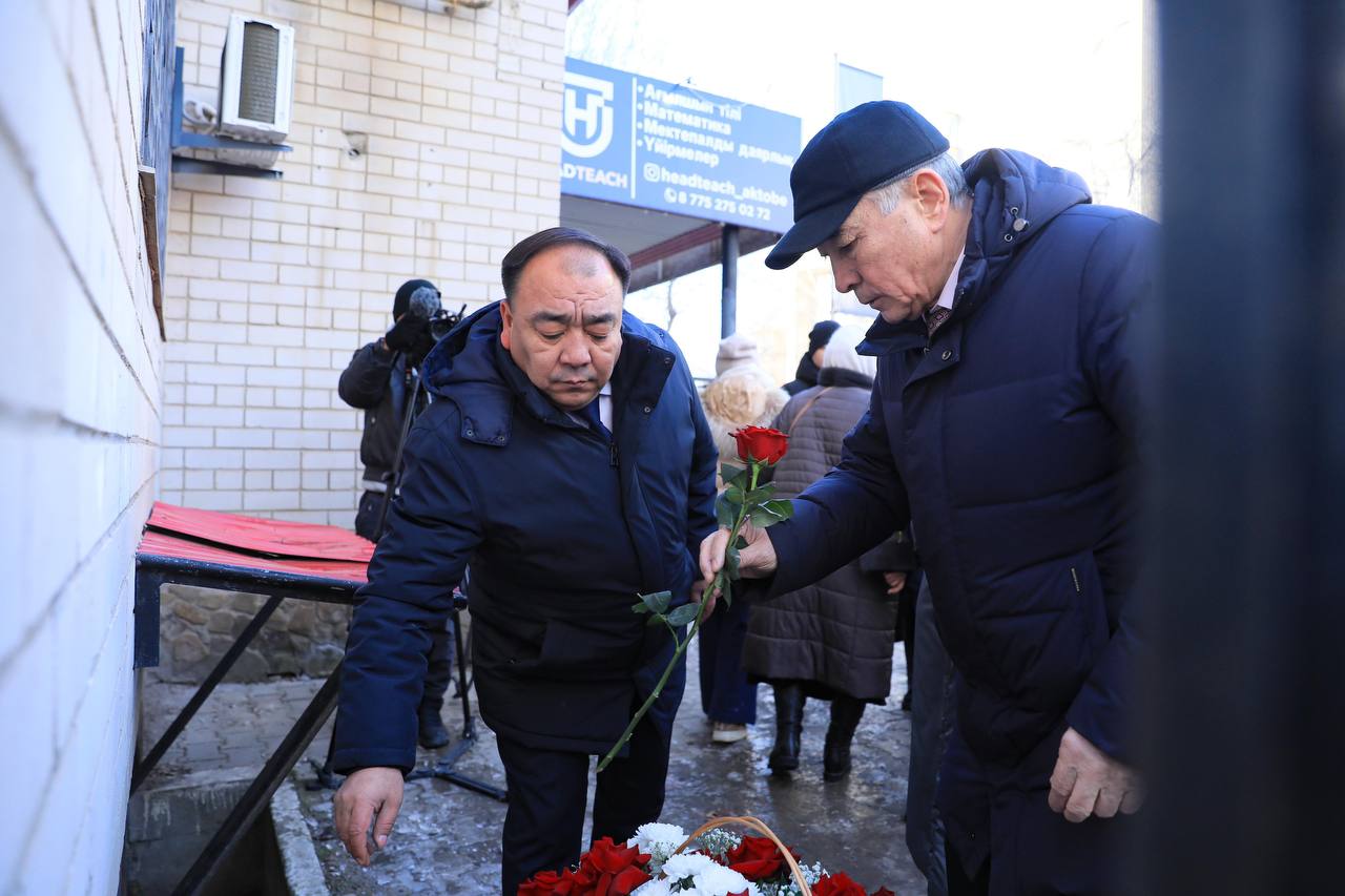 Мемлекет және қоғам қайраткері Амангелді Айталының тұрған үйінің қабырғасына  ескерткіш тақта орнатылды