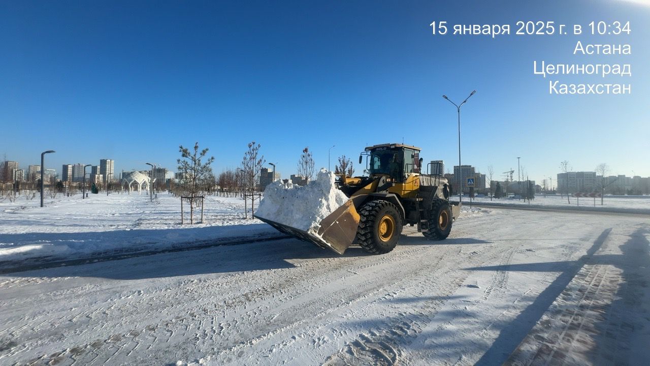 Больше 32 тысяч кубометров снега вывезли за ночь из Астаны