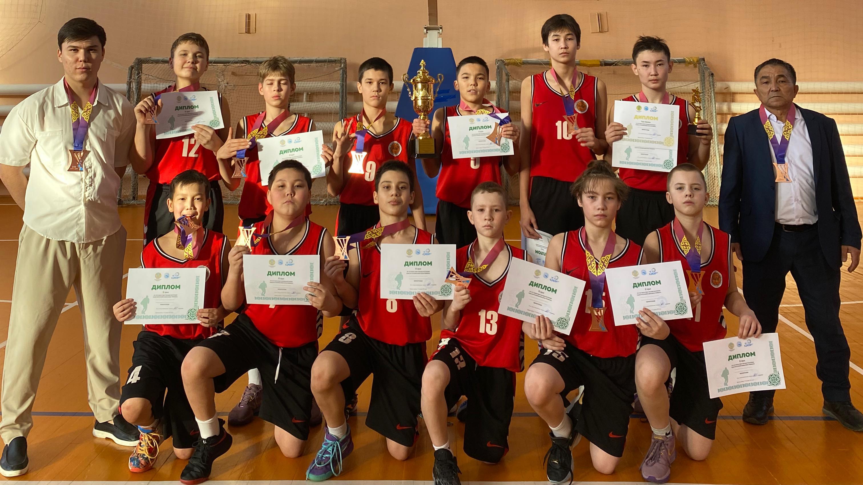 Қарағандылық баскетболшылар республикалық жасөспірімдер чемпионатында үшінші орын иеленді