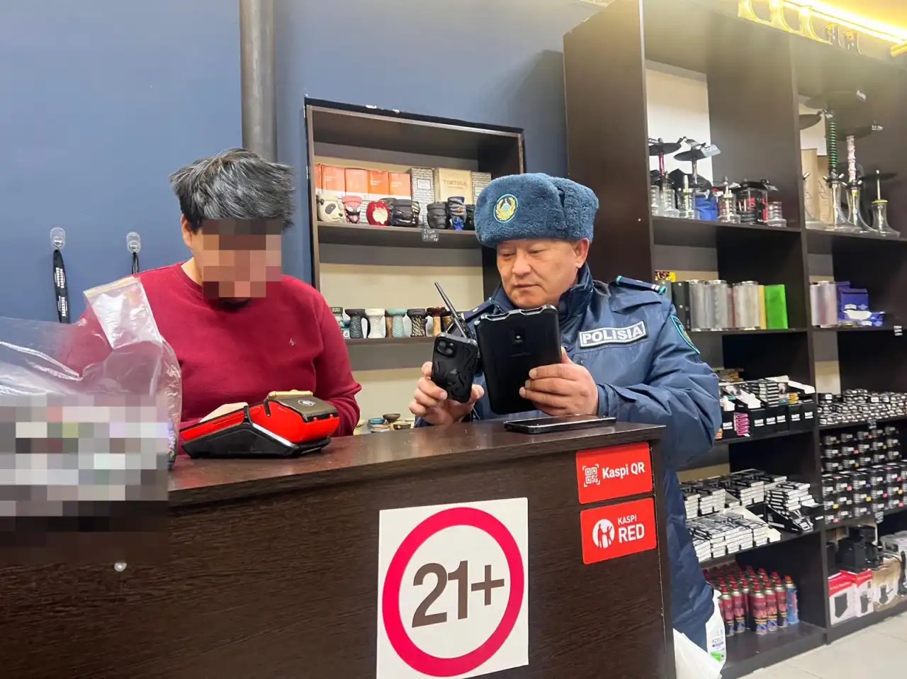 Вейп пен насыбайды заңсыз сату: Сарайшық ауданындағы сауда орындарына рейд жүргізілді