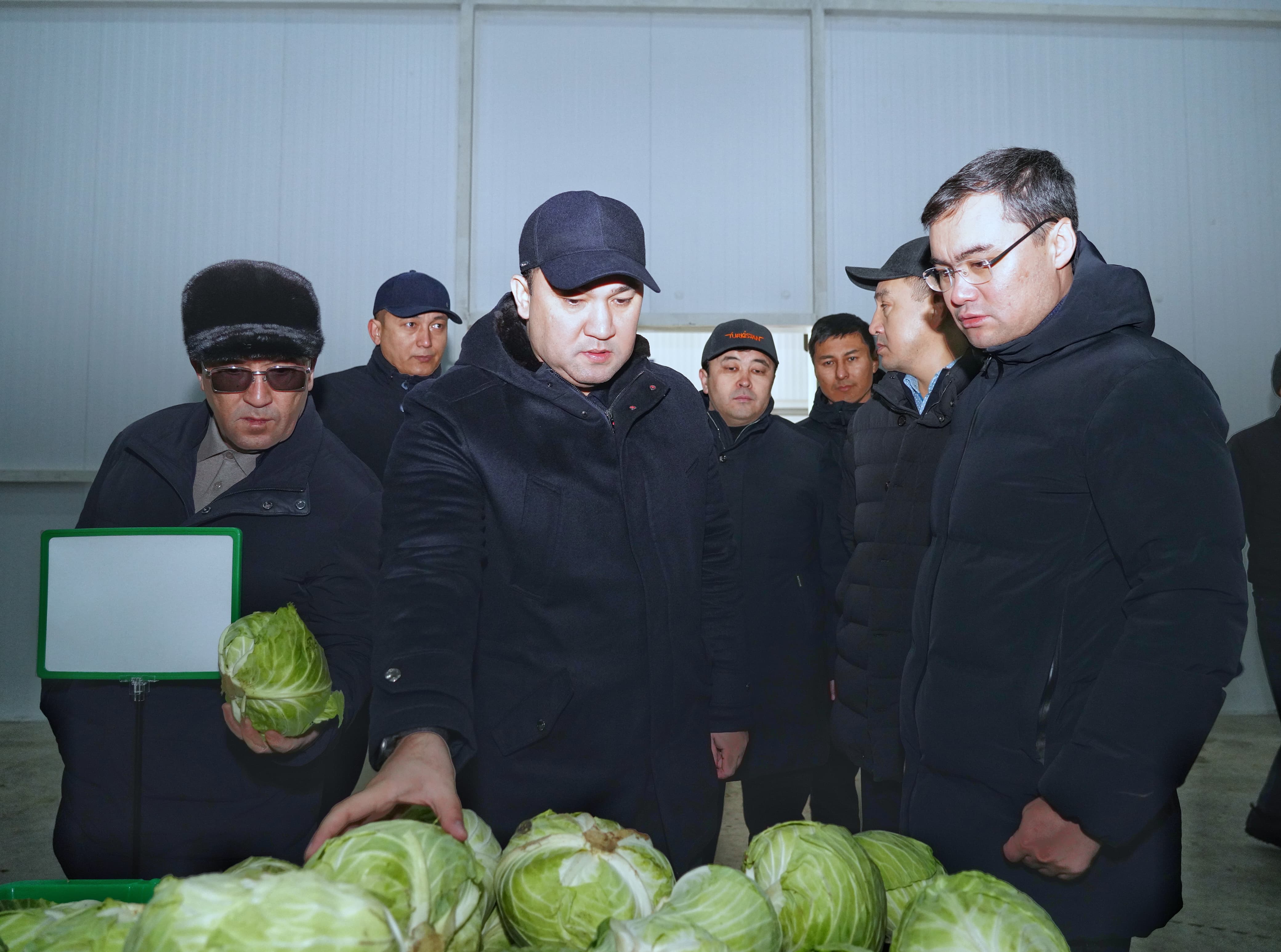 ТҮРКІСТАН: ОБЛЫС ӘКІМІ АЗЫҚ-ТҮЛІК БАҒАСЫНА БАҚЫЛАУДЫ КҮШЕЙТУДІ ТАПСЫРДЫ