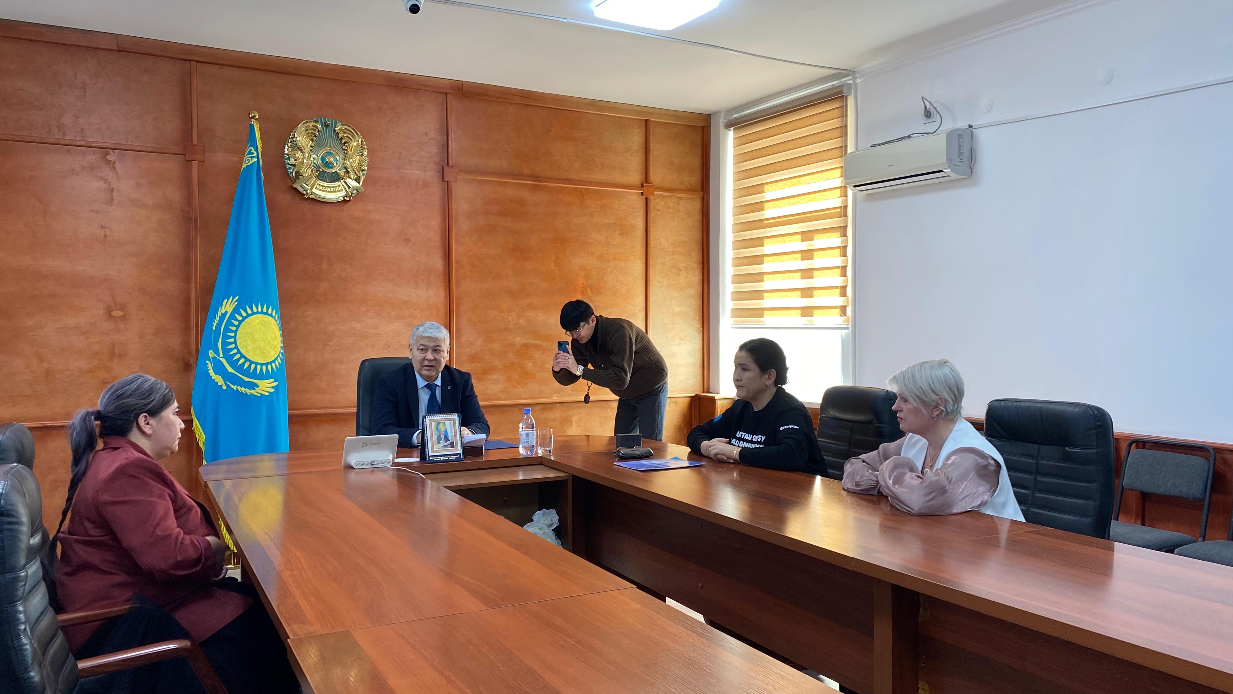 Ұлытау облысының Бала құқықтары жөніндегі уәкілі, “Қазақстан халқының рухани, қоғамдық және этносаралық келісім орталығы”, “ЖАСТАР БОЛАШАҚ” Жастар қозғалысымен кездесу өткізді.