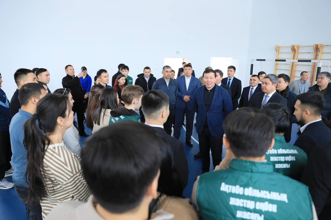 Мұғалжар ауданы Темір көпір ауылының жастары өз құрдастарын «Таза Қазақстан» акциясына белсенді қатысуға шақырды