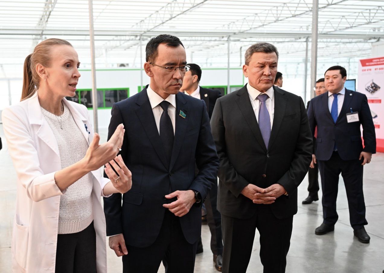 Мәулен Әшімбаев СҚО кәсіпорындары мен креативті орталықты аралады