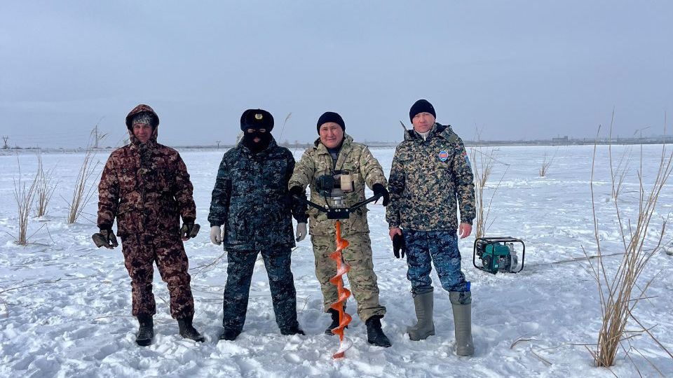 Қарағанды облысында қыста балықтарды құтқару жұмыстары жалғасуда