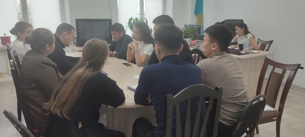 Байланған қызметші