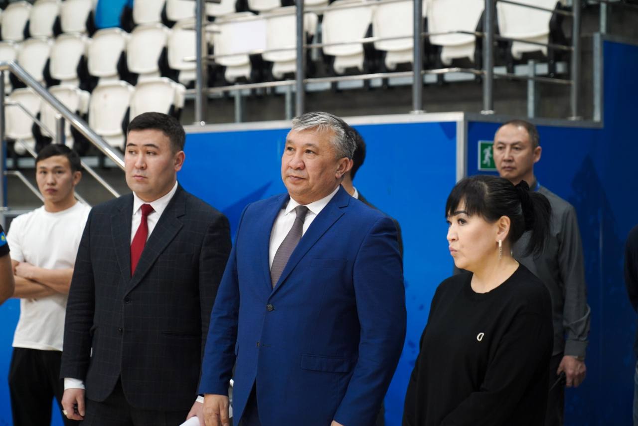 Қала әкімі спорт ардагерлері мен федерация өкілдерімен кездесті