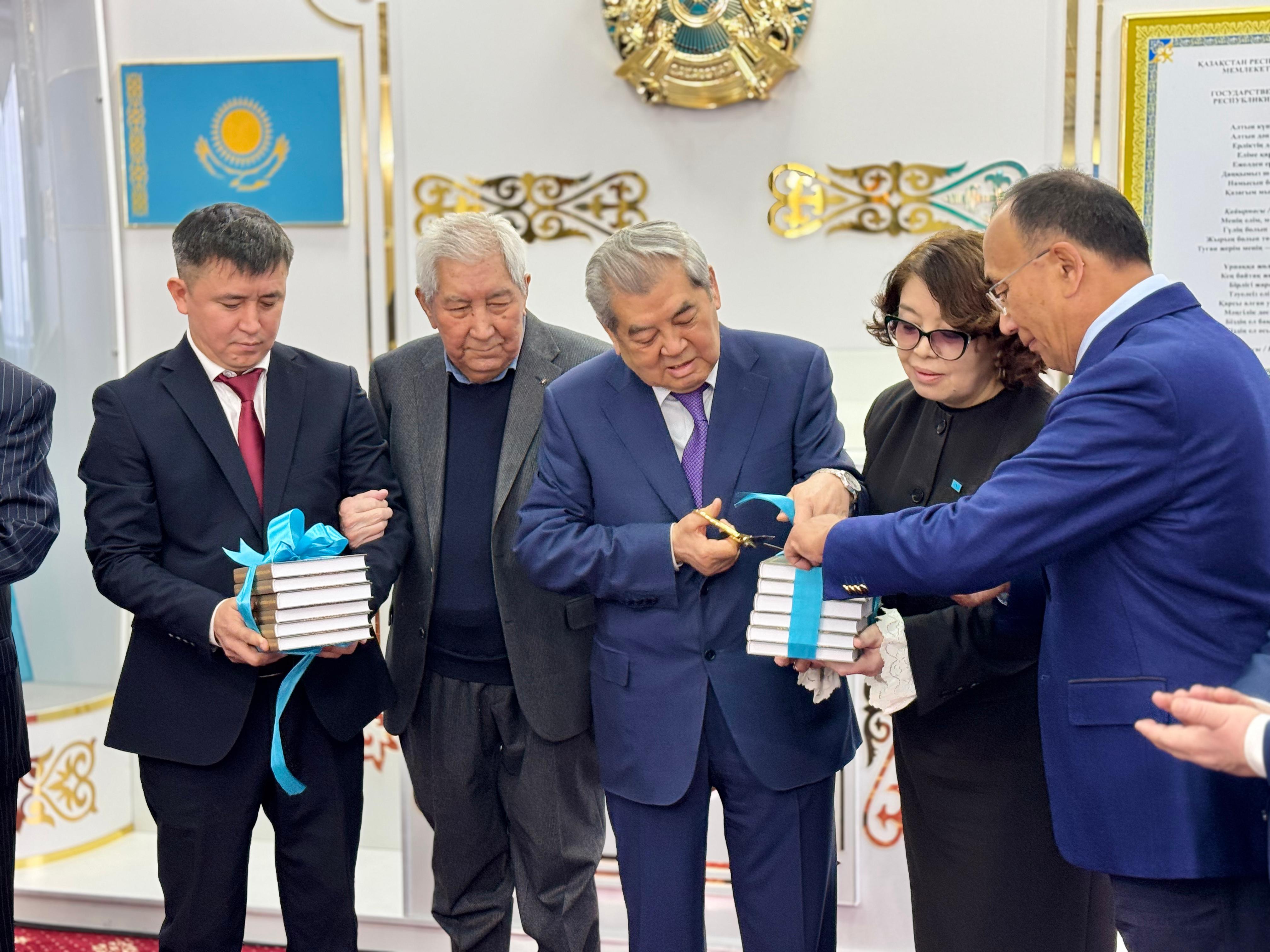 Астанада Мырзатай Жолдасбековтің «Күндерімнің куәсі» атты кітабының тұсаукесері өтті