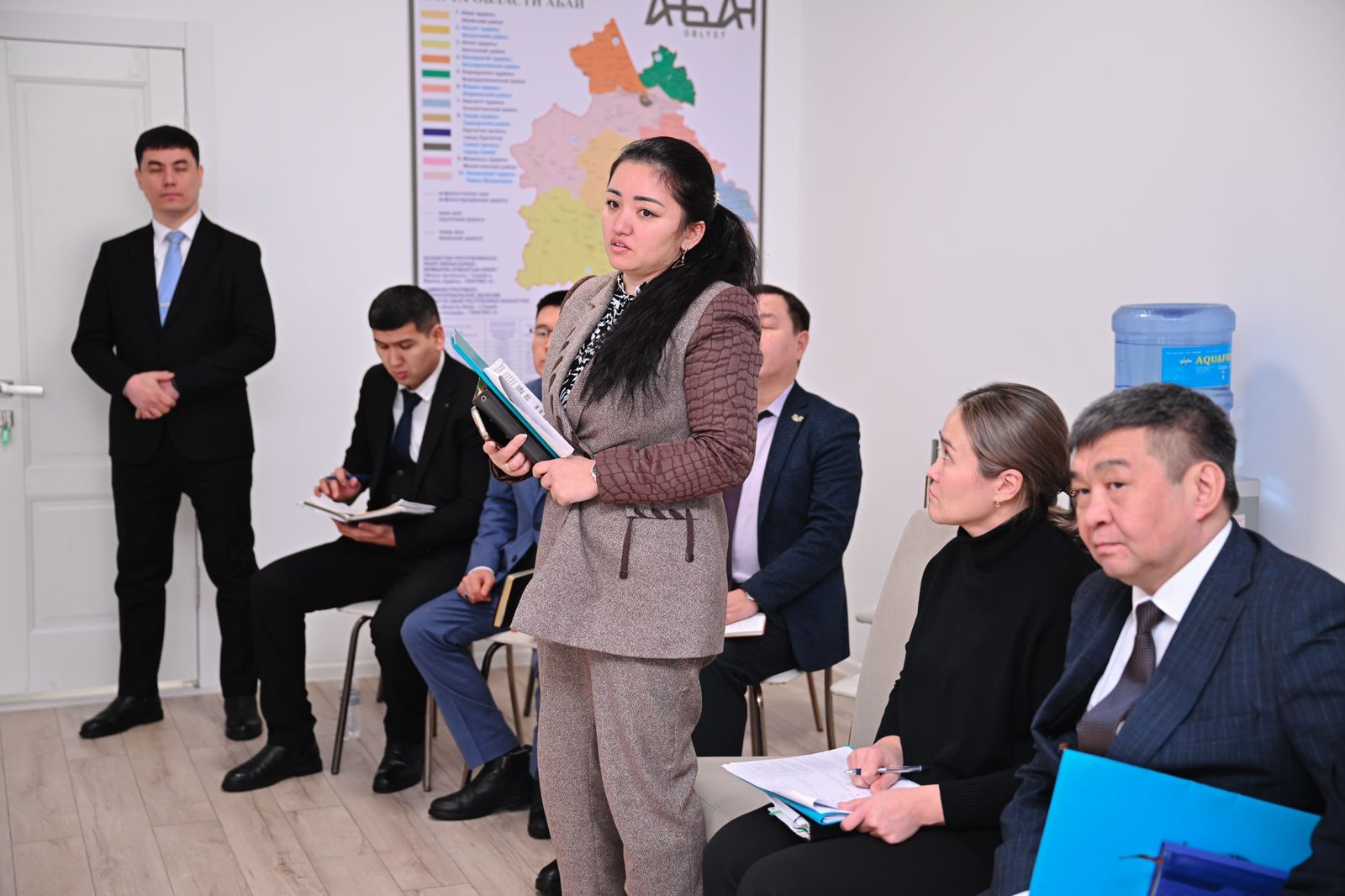 Әкім азаматтарды жеке мәселелері бойынша қабылдады