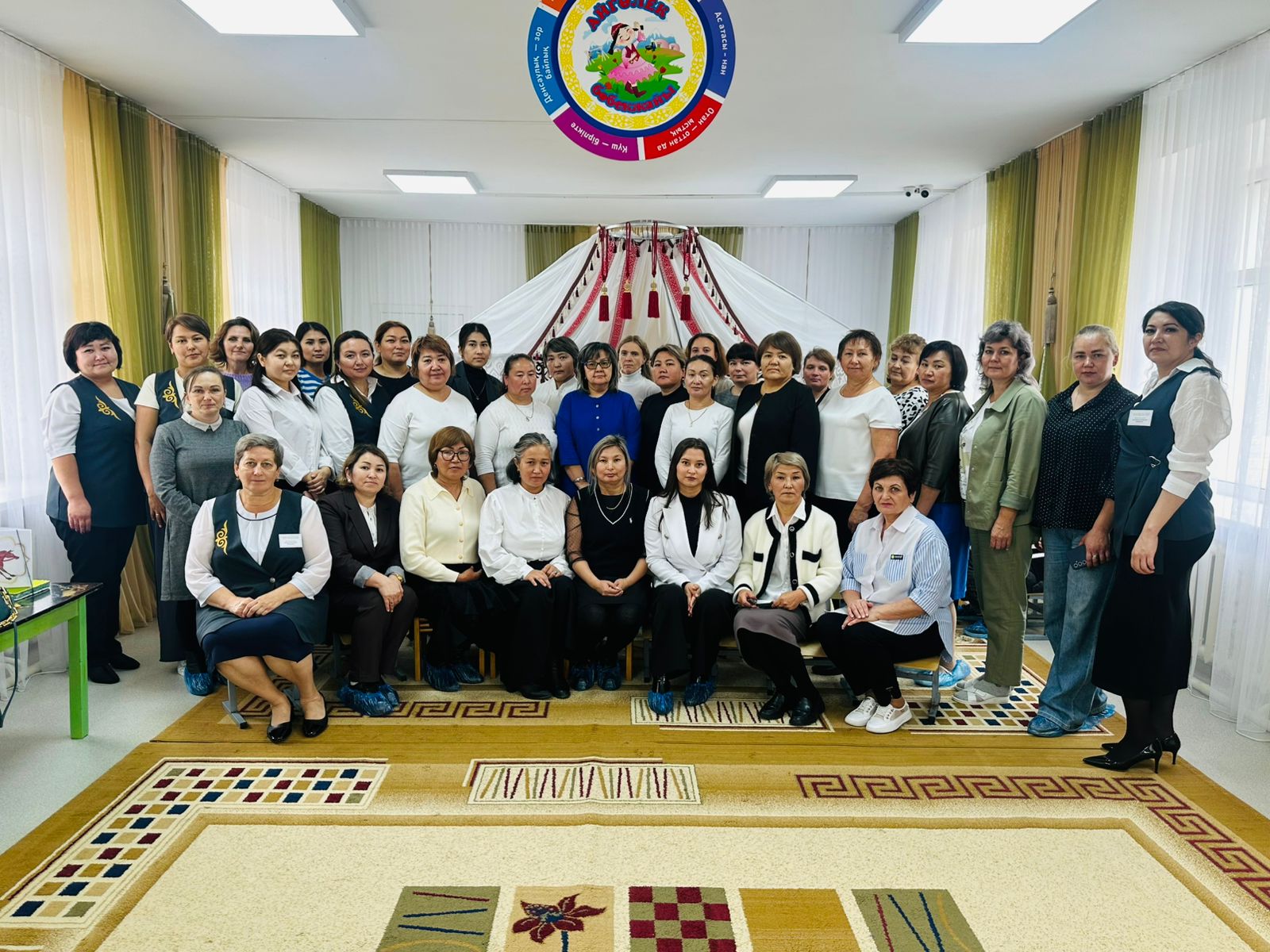 Осакаров ауданының шағын орталықтары мен балабақшалары арасында "Тілге бойлау" республикалық пилоттық жобасын енгізу бойынша Семинар