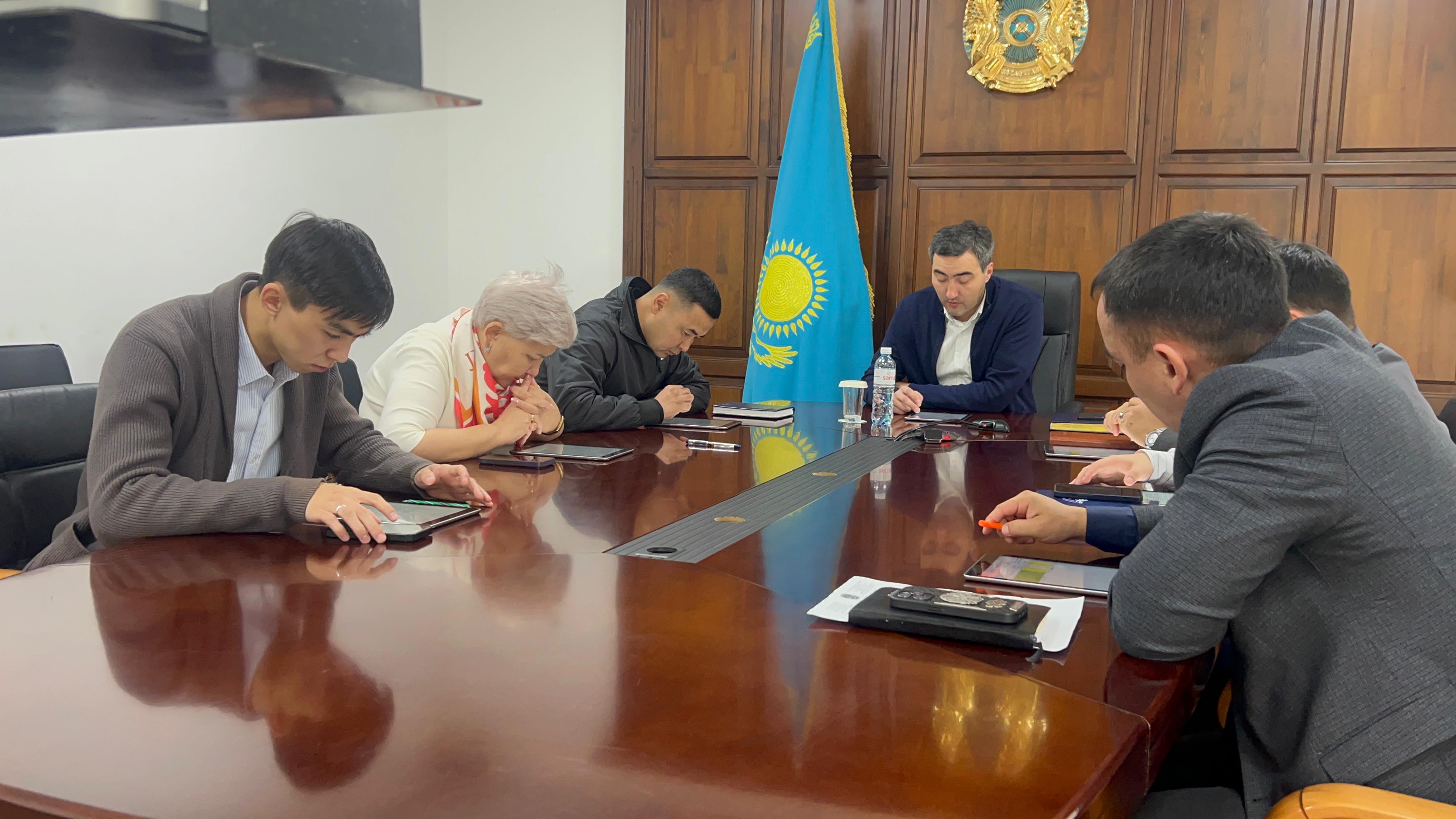 2025 жылғы қазанға арналған тауар биржаларынан тыс жеткізу жоспары шеңберінде бөлінген сұйытылған мұнай газының қосымша көлемін бөлу жөніндегі комиссияның отырысы