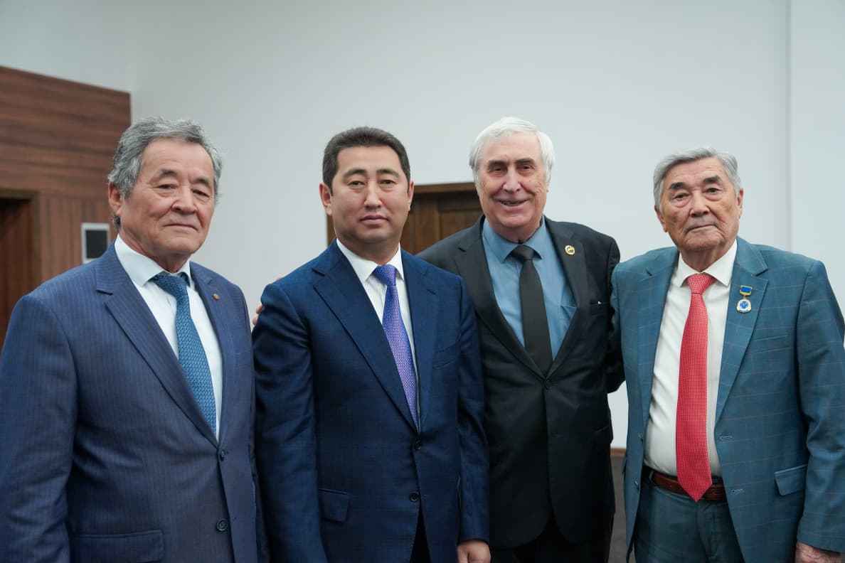Ауыл шаруашылығы ардагерлерін қарттар күнімен құттықтады