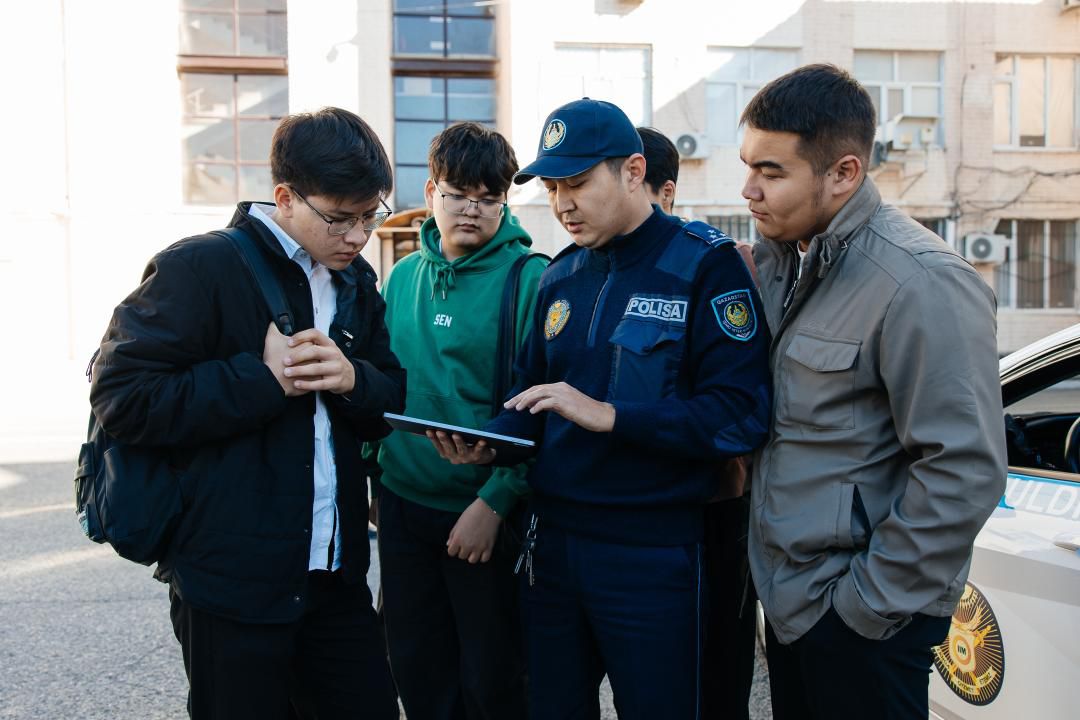 Атырауда еріктілер полиция қызметімен танысты