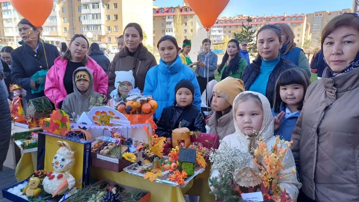 Астанадағы мектепте 1000 оқушы қатысқан «Күзгі асар» мерекесі ұйымдастырылды