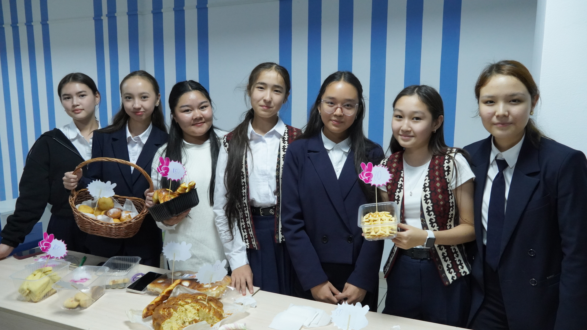 «35 добрых дел»: ученики школы №174 в Алматы провели масштабный благотворительный марафон