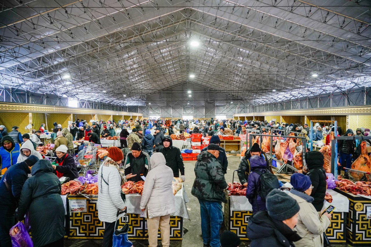 Қолжетімді баға мен 700 тонна өнім: Астанада Қарағанды мен Шығыс Қазақстан облыстарының ауыл шаруашылығы жәрмеңкесі өтті
