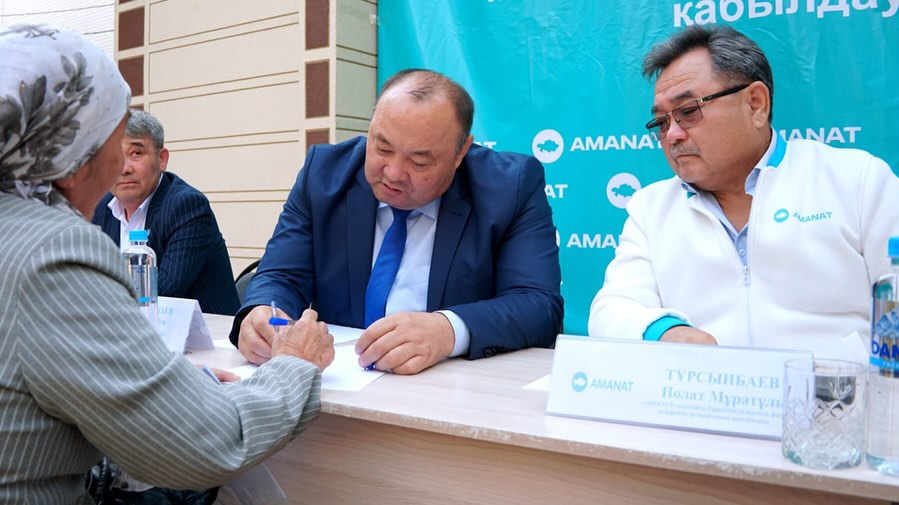 КЕЛЕС: В СЕЛЕ АБАЙ ПРОДОЛЖИЛАСЬ ВСТРЕЧА С НАСЕЛЕНИЕМ