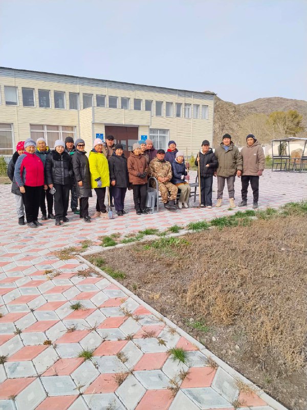 В Караоленском сельском округе на территории Кайнарского дома культуры был организован субботник в рамках санитарной очистки