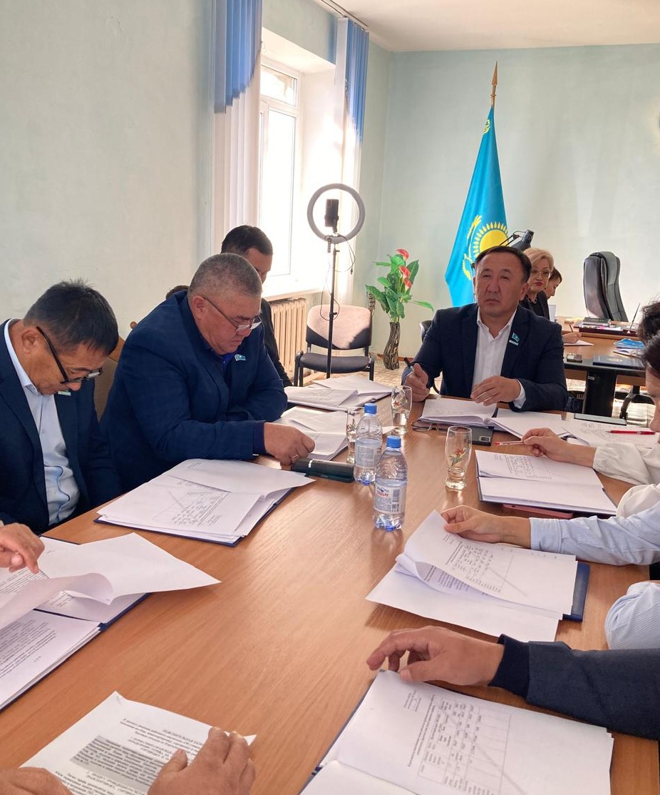 Бүгін Қорғалжын аудандық мәслихатының кезектен тыс 37 сессиясы өтті.