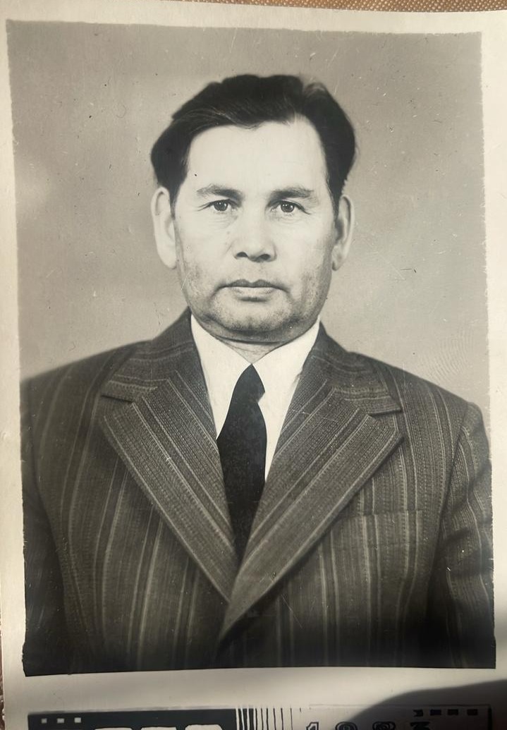 ТОҚСАННЫҢ ТӨРІНДЕГІ ЛИМАР АҒА