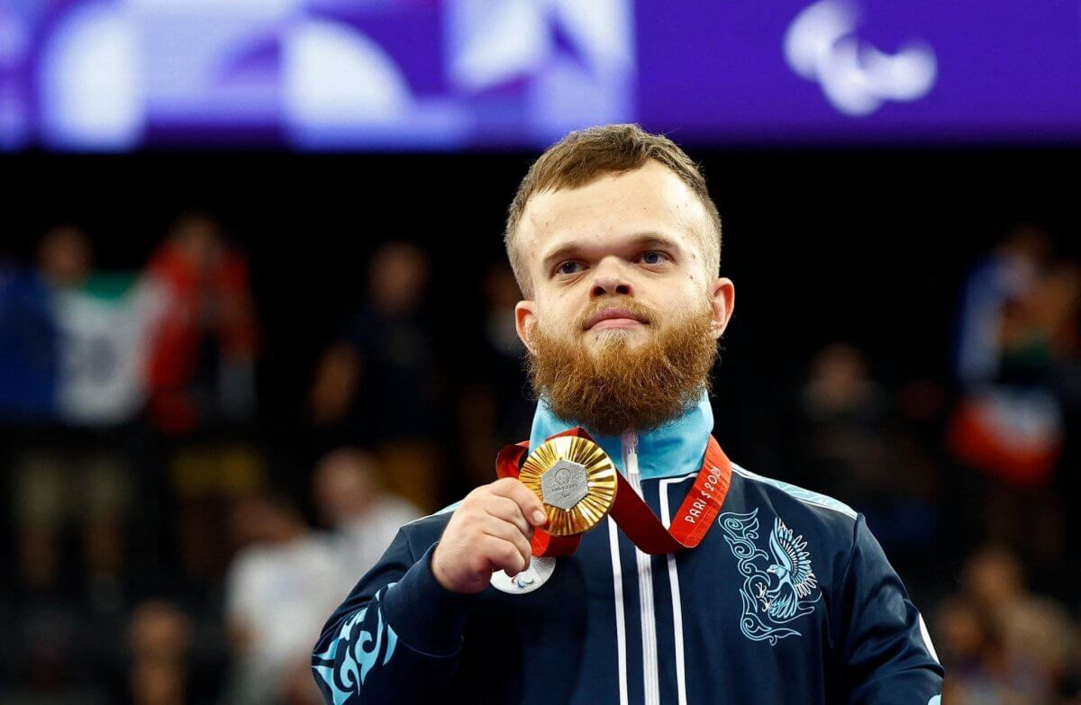 Ақмола облысының әкімі Марат Ахметжанов Давид Дегтяревті әлемнің үш дүркін чемпионы атануымен құттықтады