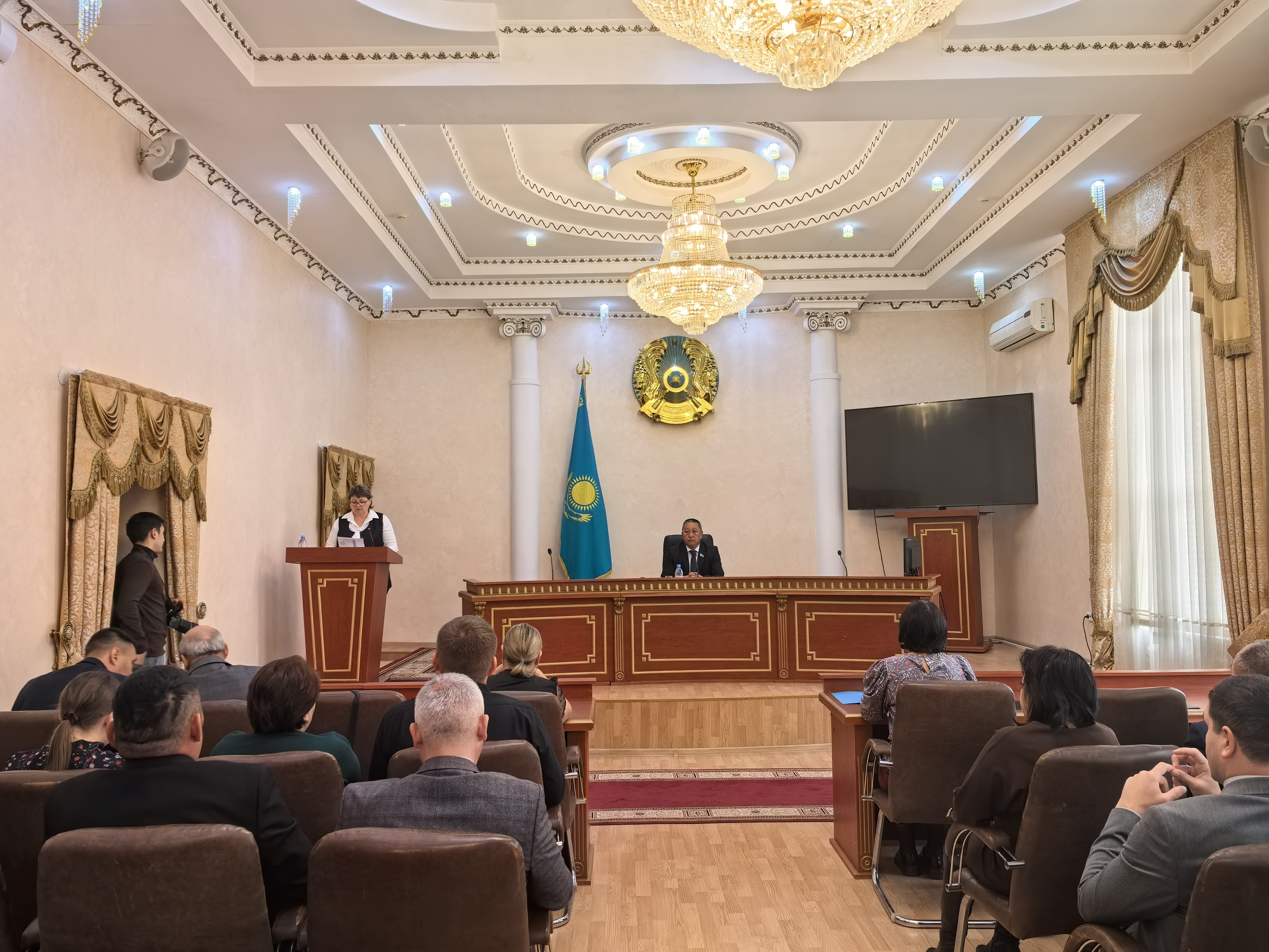 Федоров аудандық мәслихатының кезектен тыс сессиясы өтті