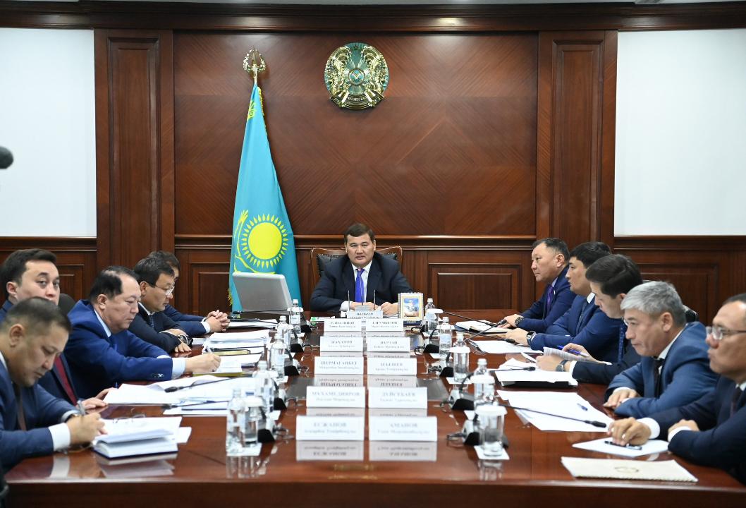 Обсуждены итоги социально-экономического развития и исполнения республиканского бюджета