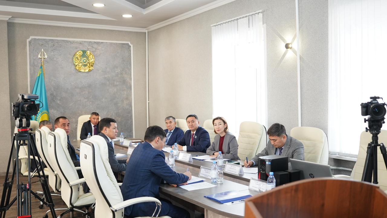 В акимате ВКО рассмотрено дисциплинарное дело по факту нарушения норм служебной этики руководителя управления