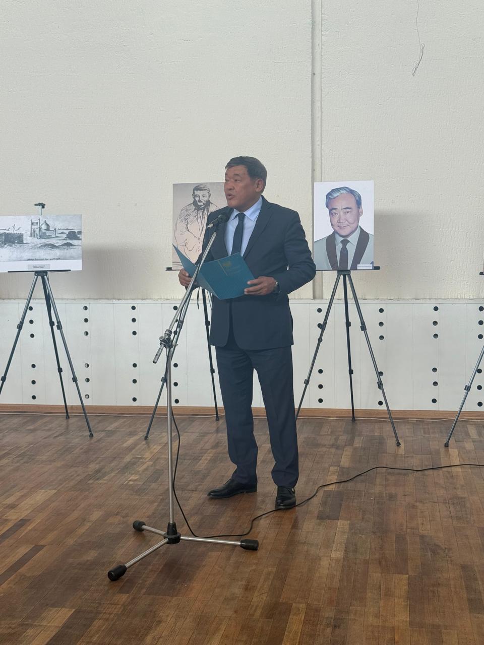 В Кыргызском национальном музее изобразительных искусств им. Г. Айтиева в Бишкеке прошла выставка “Известные казахи Кыргызстана”