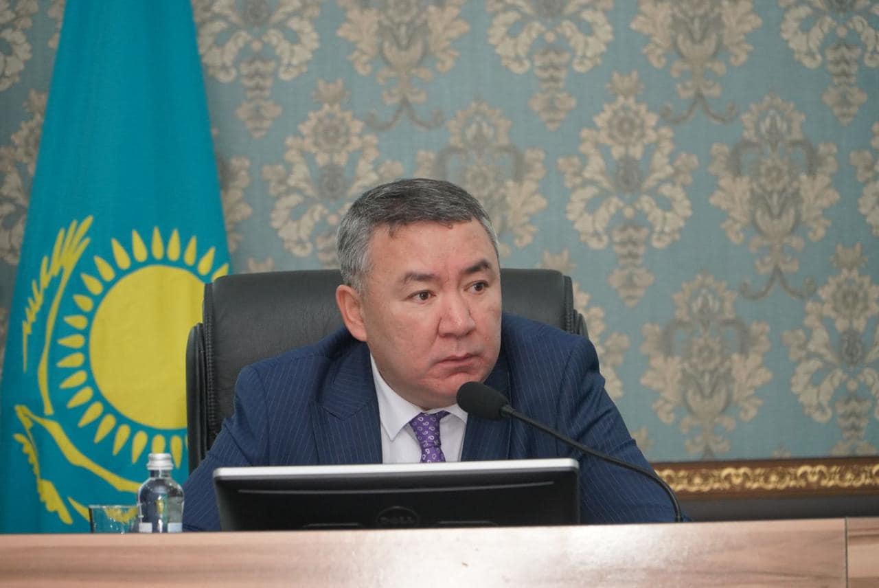 БӘЙДІБЕК: АУДАНДА БЮДЖЕТТІК КІРІСТЕР, КӨШЕТ ОТЫРҒЫЗУ ЖӘНЕ ХАТТАМАЛЫҚ ТАПСЫРМАЛАРДЫҢ ОРЫНДАЛУЫ ТАЛҚЫЛАНДЫ