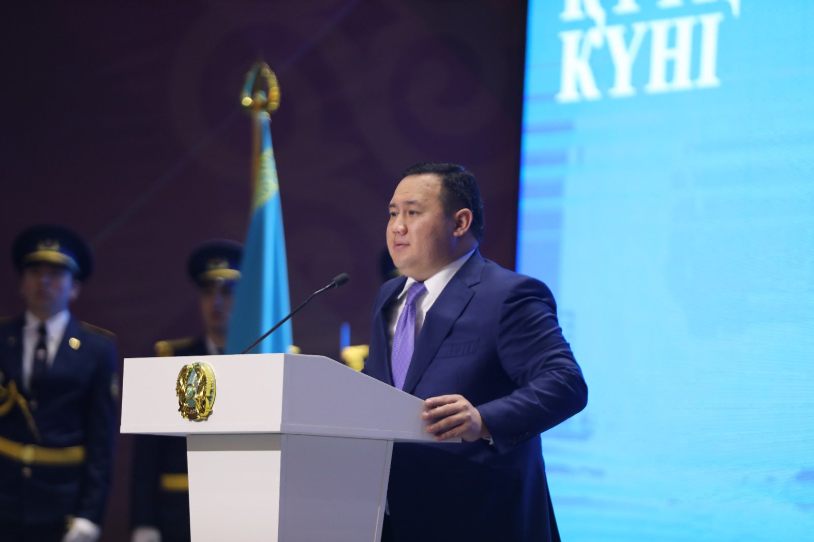 ҚАЛА ӘКІМІ ҚҰТҚАРУШЫЛАРДЫ КӘСІБИ МЕРЕКЕСІМЕН ҚҰТТЫҚТАДЫ