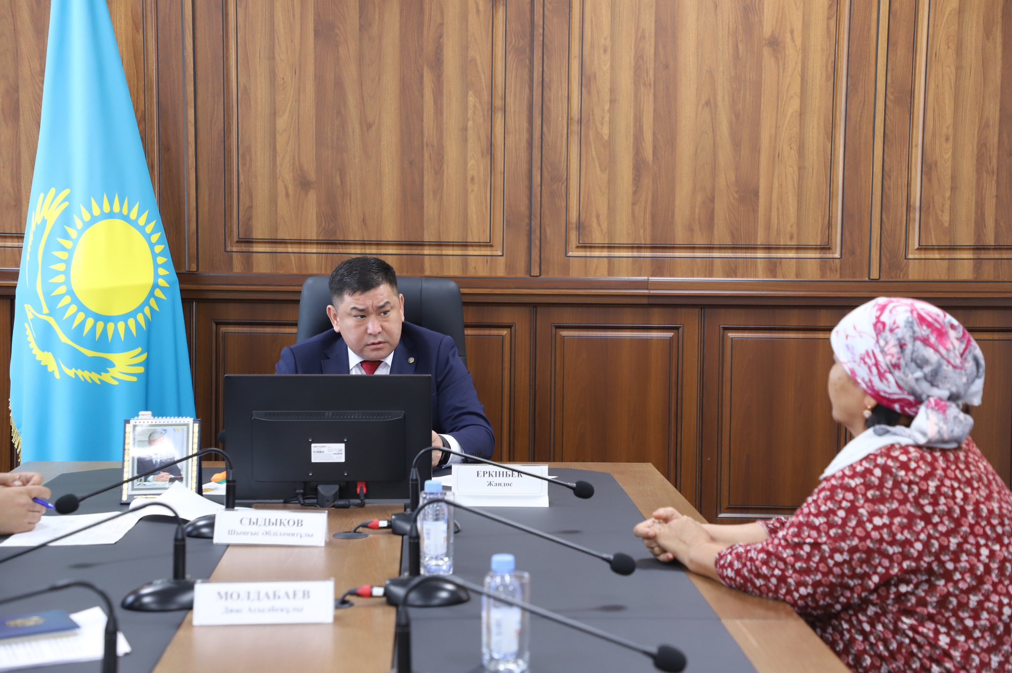 Азаматтардың жеке өтініштері аудан әкімінің назарында
