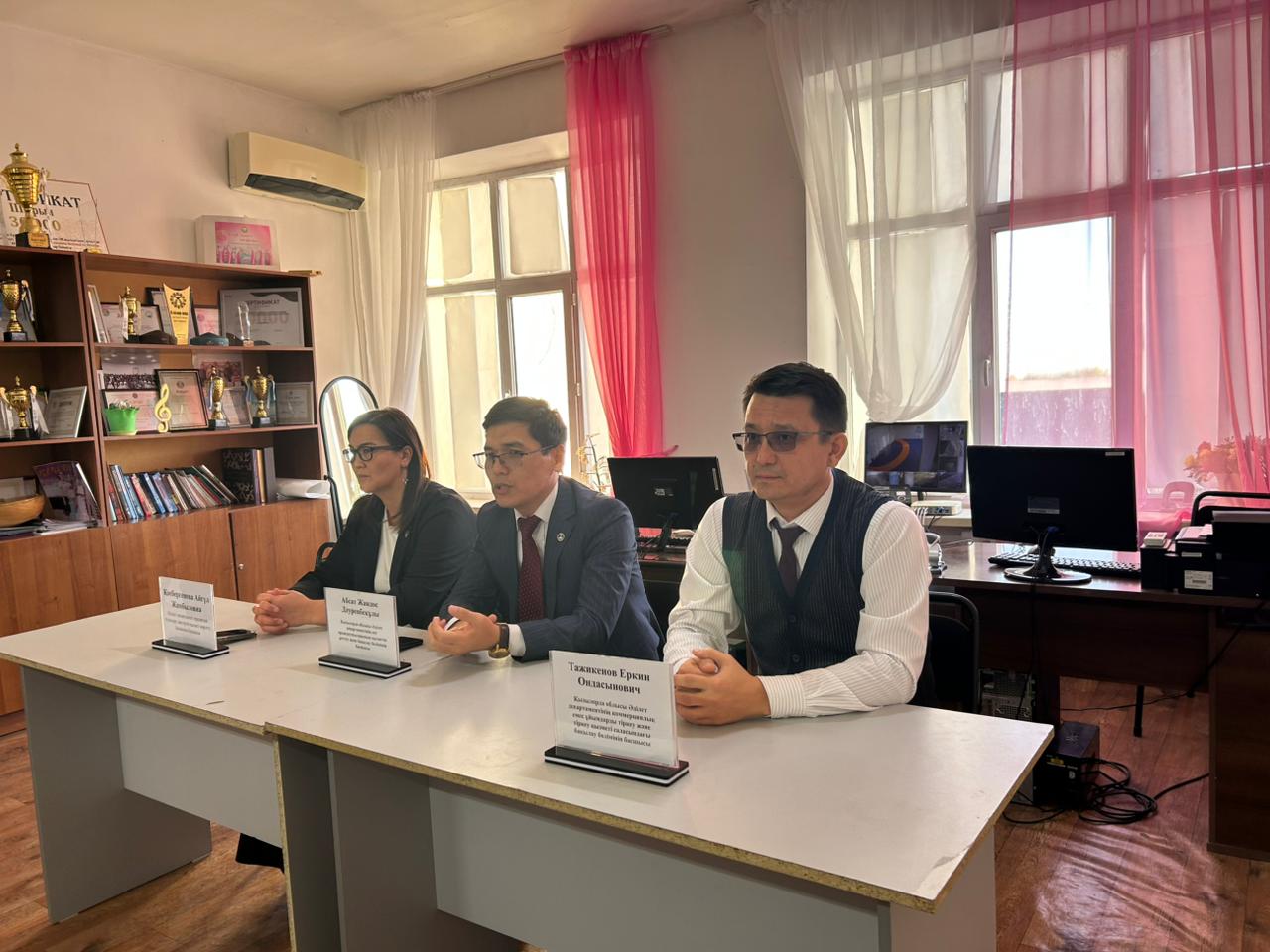 Қосшыңырау ауылының тұрғындарымен кездесу өткізді