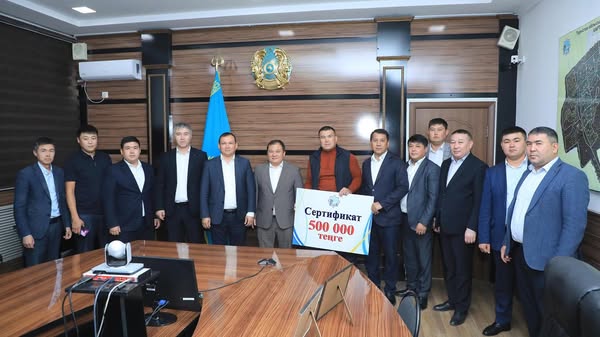 ҚАЛА ӘКІМІ РЕКОРДТАР ИЕСІ АЗАМАТ МАҚҰЛБЕКОВТІ ҚАБЫЛДАДЫ