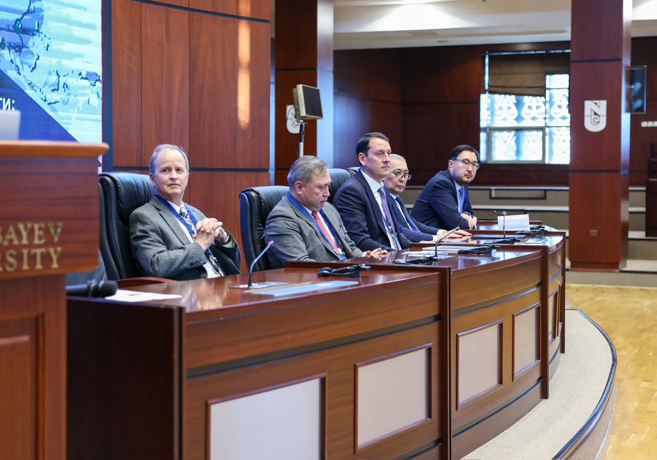 В Назарбаев Университете состоялась конференция, посвящённая десятилетию внедрения международных стандартов CRIRSCO в Казахстане. Организаторами выступили Ассоциация KAZRC, ПОНЭН и Школа горного дела и наук о Земле (NU SMG)