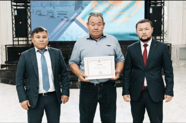 Еңбек ардагерлеріне құрмет көрсетіп, қызметкерлерді басқарма басшысының алғыс хаттарымен марапаттады