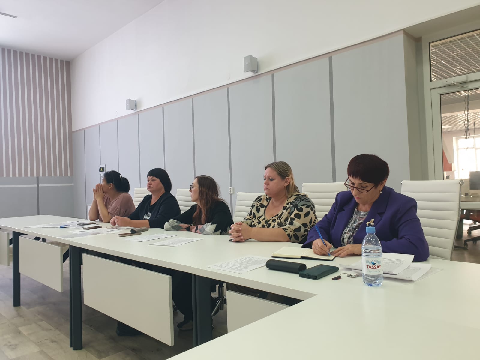 «Қосымша білім беру ұйымдарында жүйелеу және жергілікті құжаттаманы жүргізу» тақырыбында дөңгелек үстел