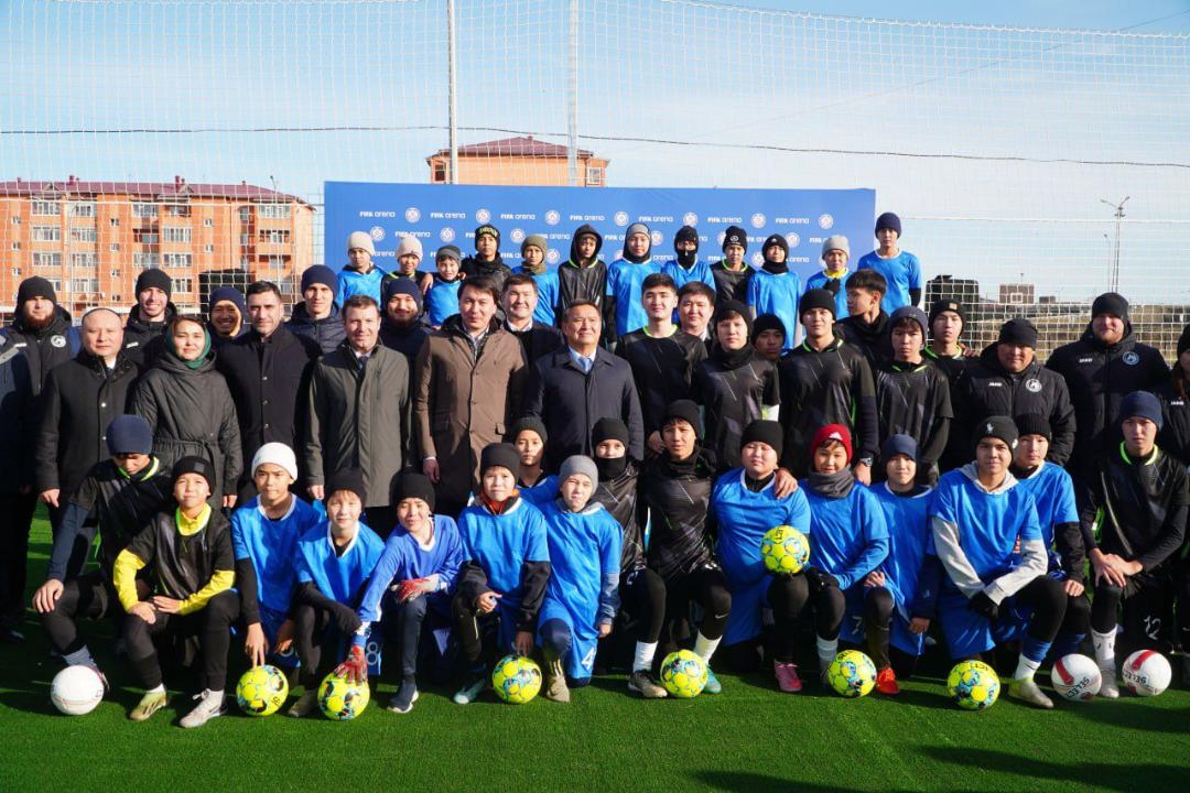 Көкшетауда FIFA Arena бағдарламасы аясында салынған футбол алаңы ашылды