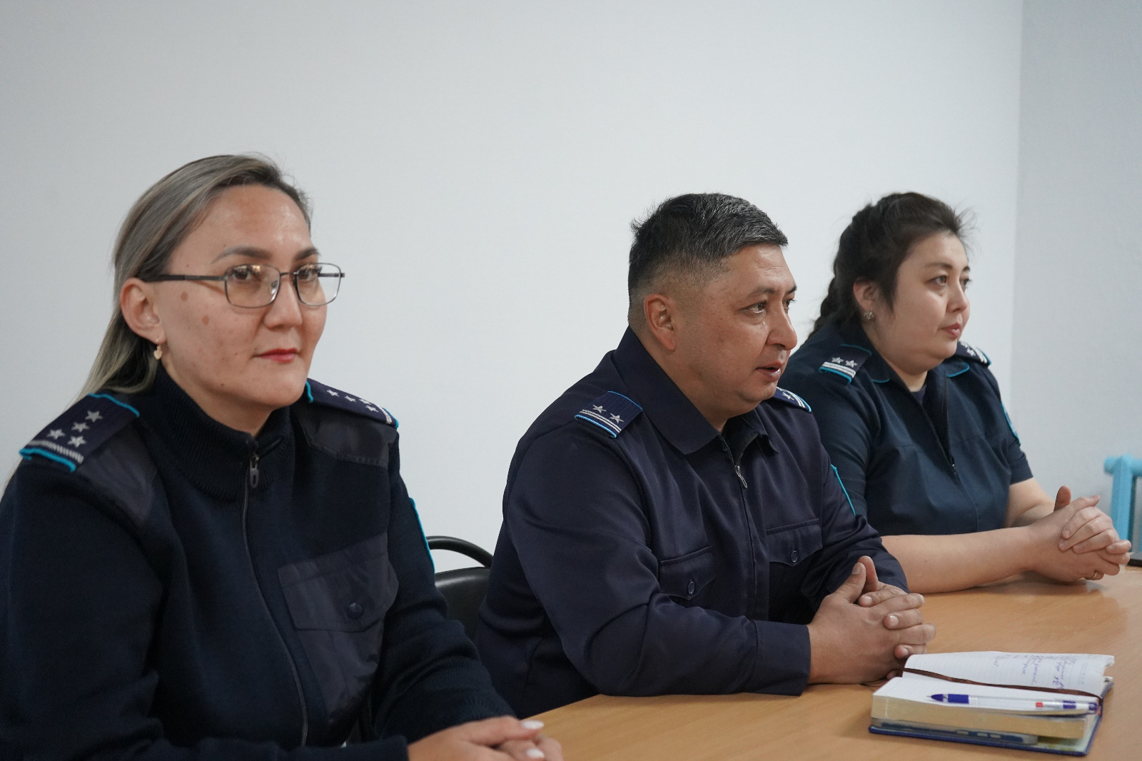 Төбелеске тыйым салынды: СҚО полицейлері студенттерге заң талаптарын түсіндіруде